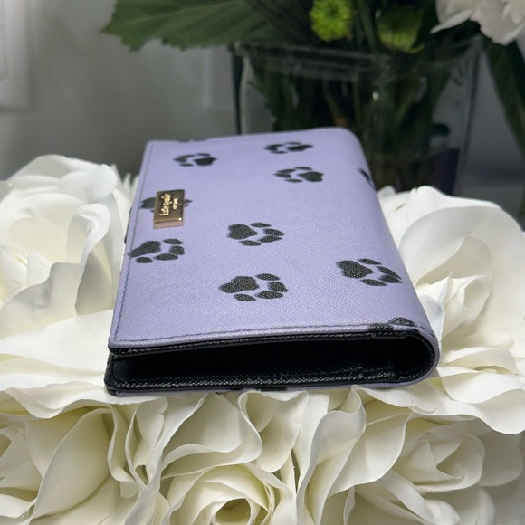 Kate Spade Stacy Bifold Paw Prints Wallet in RARE Lavender - Picture 2 of 12